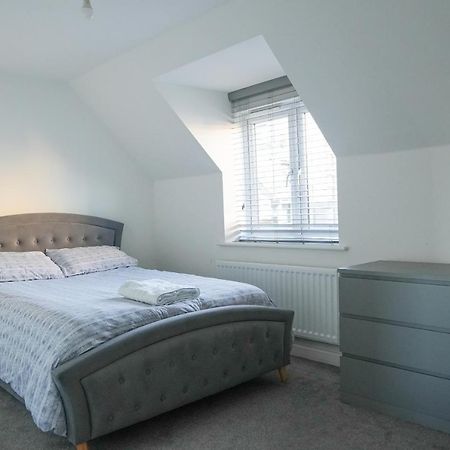 Stunning Two-Bedroom Apartment At A3Ree, Free Parking, Near Cribbs Causeway Mall Bristol Buitenkant foto