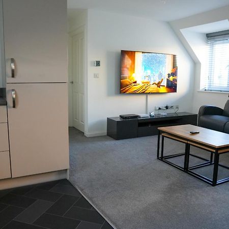 Stunning Two-Bedroom Apartment At A3Ree, Free Parking, Near Cribbs Causeway Mall Bristol Kamer foto
