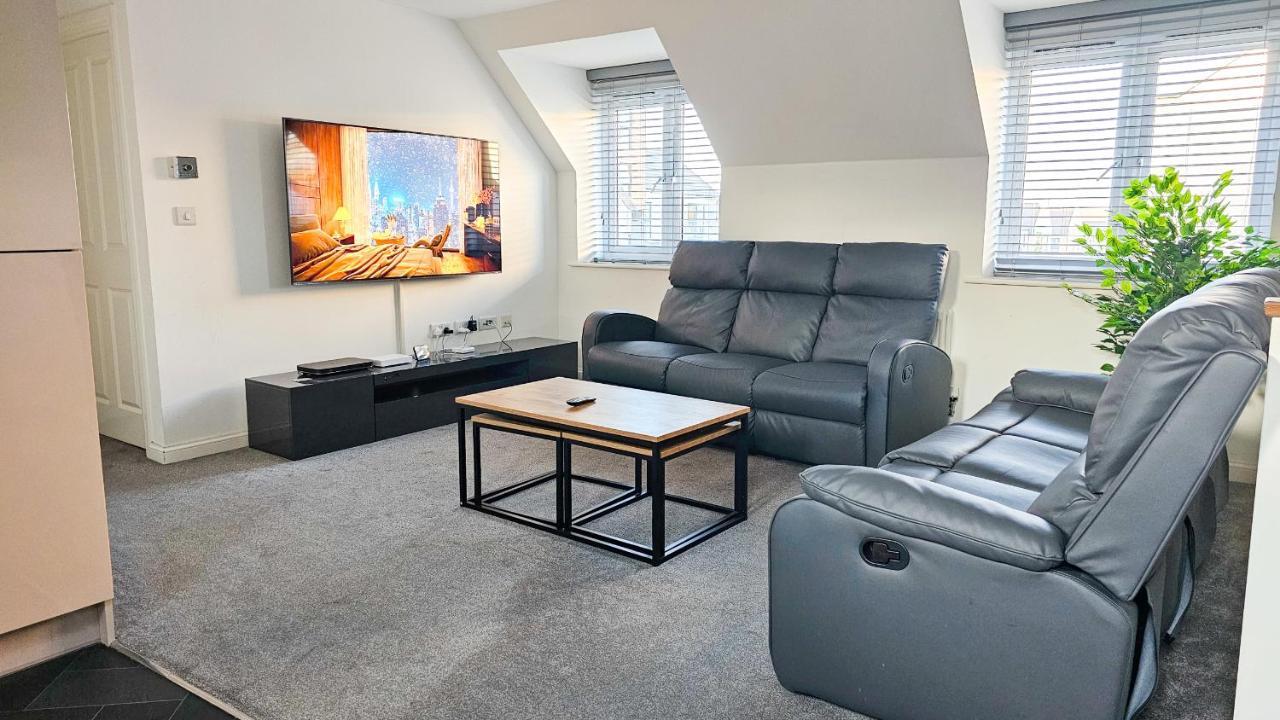 Stunning Two-Bedroom Apartment At A3Ree, Free Parking, Near Cribbs Causeway Mall Bristol Buitenkant foto