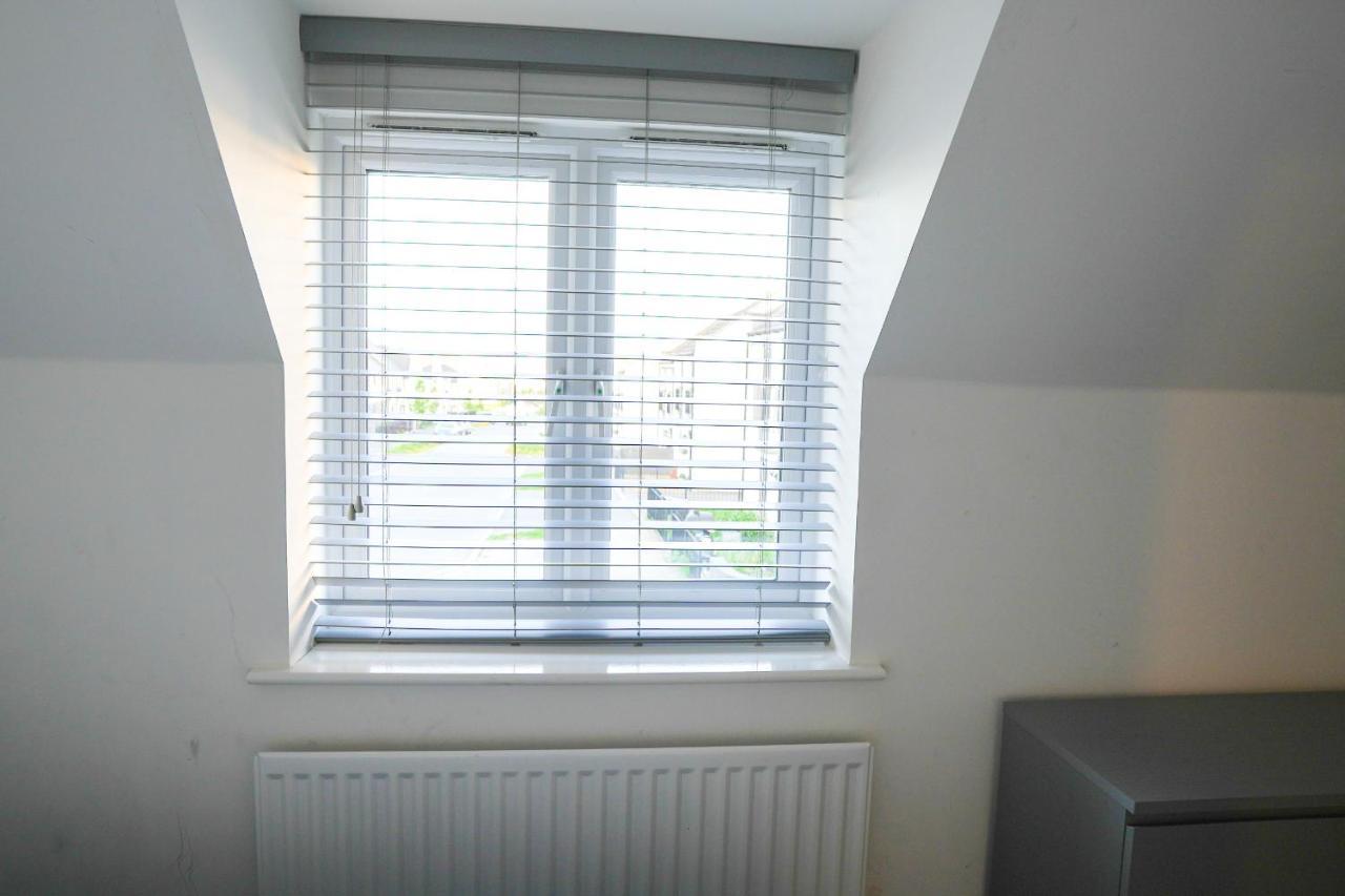 Stunning Two-Bedroom Apartment At A3Ree, Free Parking, Near Cribbs Causeway Mall Bristol Buitenkant foto