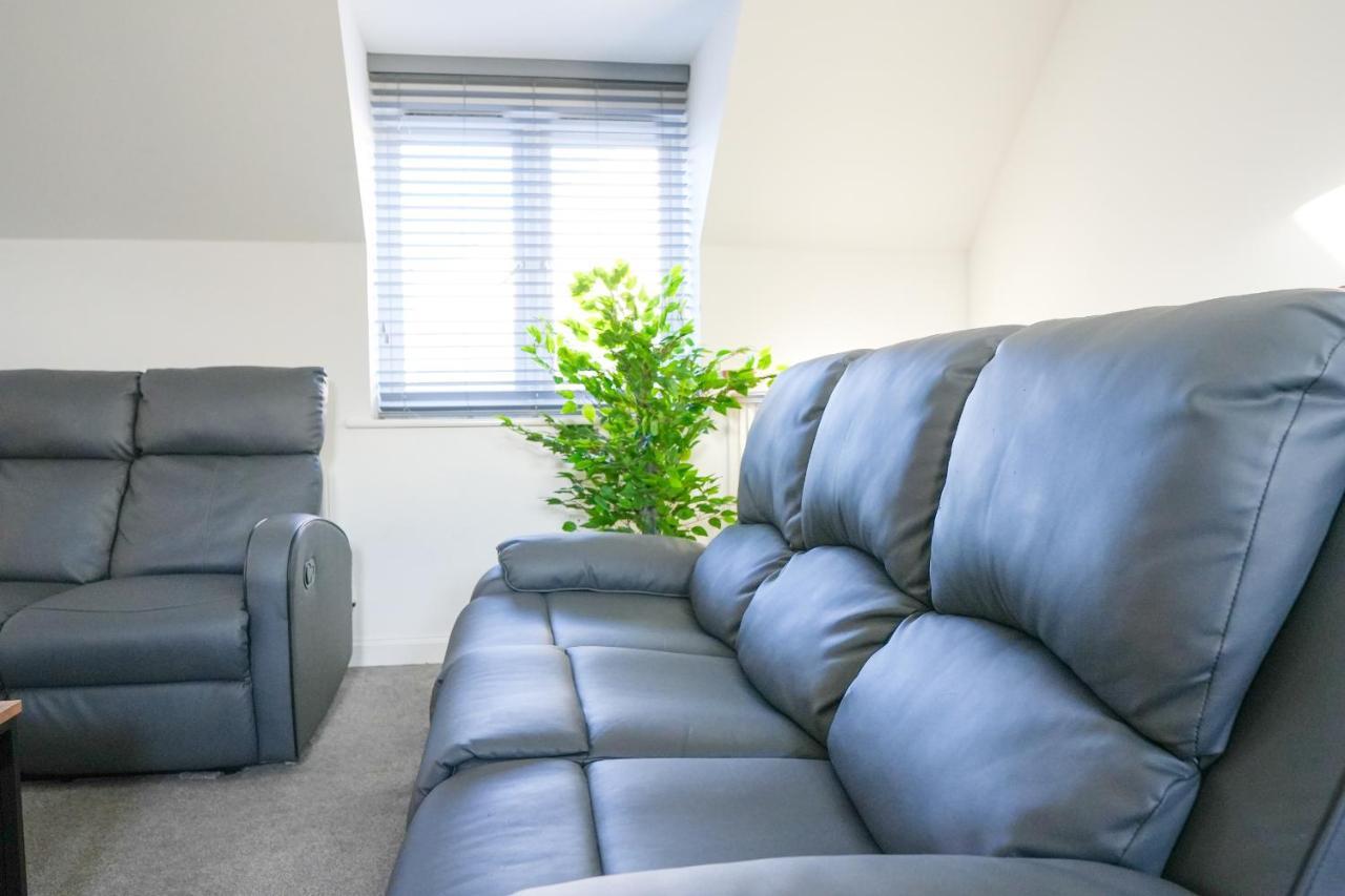 Stunning Two-Bedroom Apartment At A3Ree, Free Parking, Near Cribbs Causeway Mall Bristol Buitenkant foto