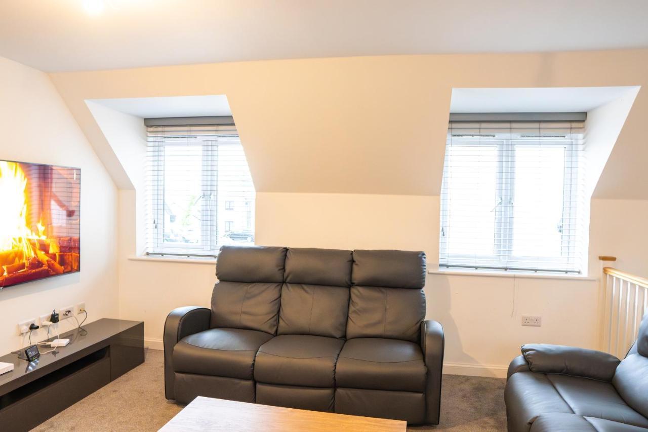 Stunning Two-Bedroom Apartment At A3Ree, Free Parking, Near Cribbs Causeway Mall Bristol Buitenkant foto