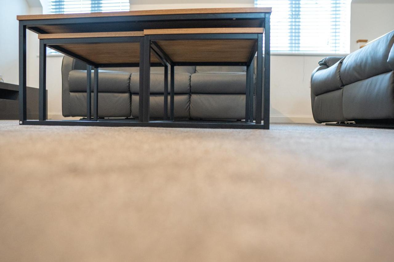 Stunning Two-Bedroom Apartment At A3Ree, Free Parking, Near Cribbs Causeway Mall Bristol Buitenkant foto