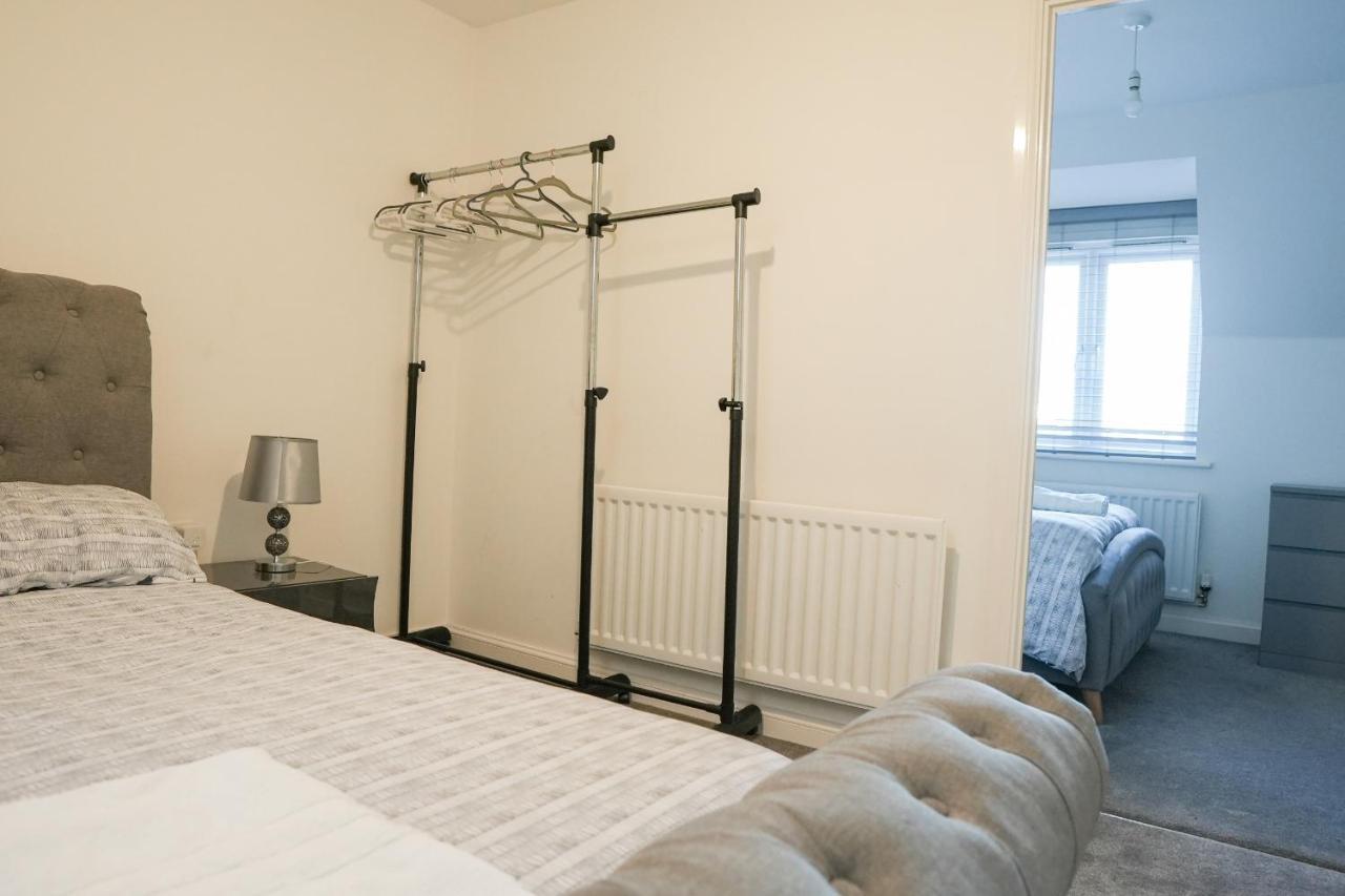Stunning Two-Bedroom Apartment At A3Ree, Free Parking, Near Cribbs Causeway Mall Bristol Buitenkant foto