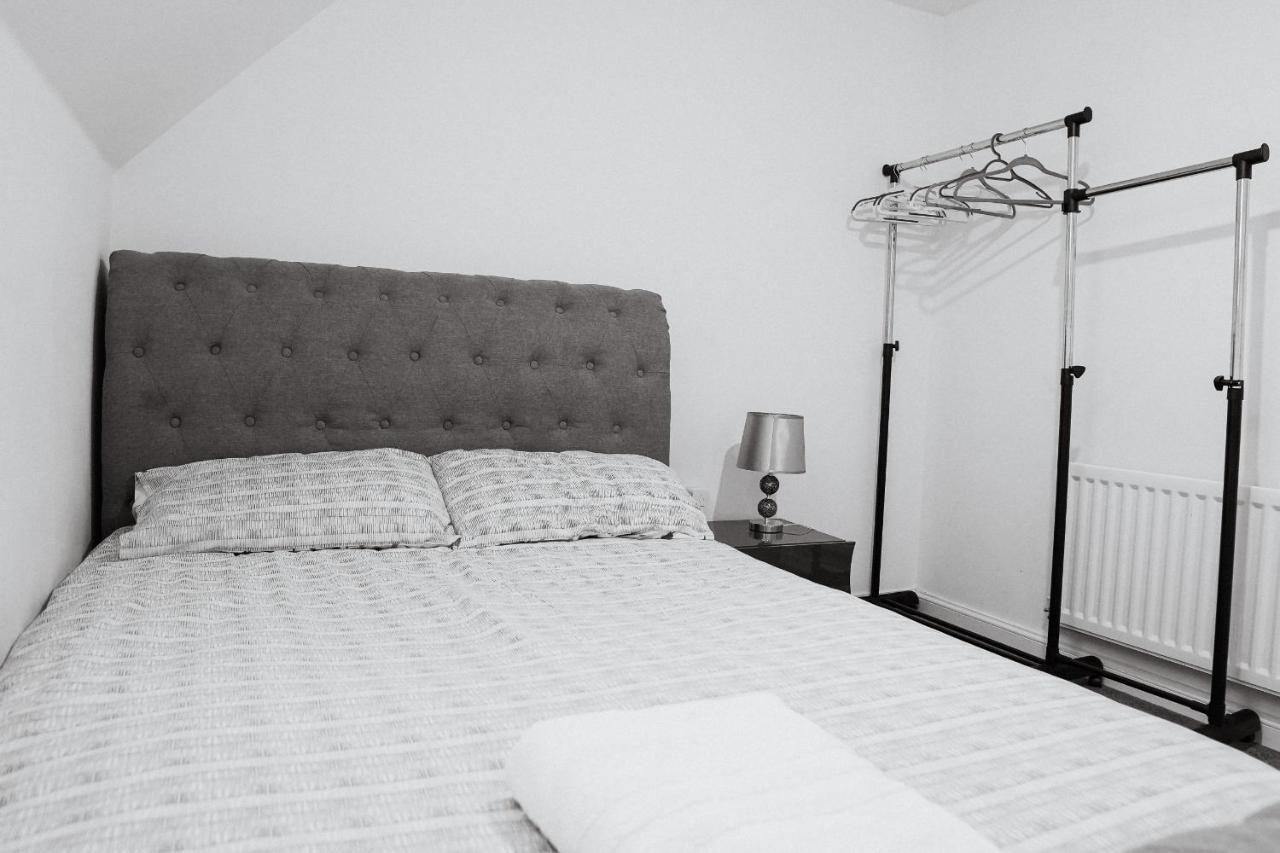 Stunning Two-Bedroom Apartment At A3Ree, Free Parking, Near Cribbs Causeway Mall Bristol Buitenkant foto
