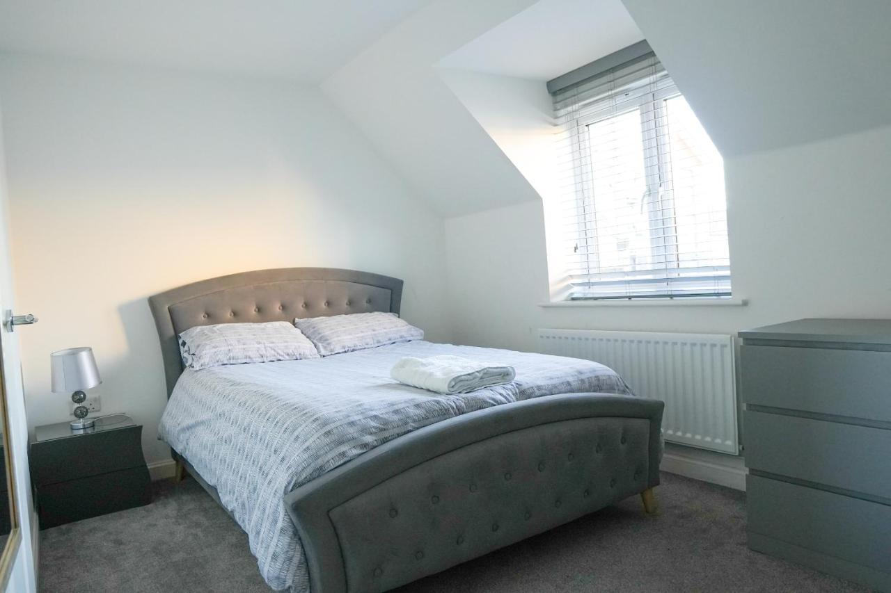 Stunning Two-Bedroom Apartment At A3Ree, Free Parking, Near Cribbs Causeway Mall Bristol Buitenkant foto