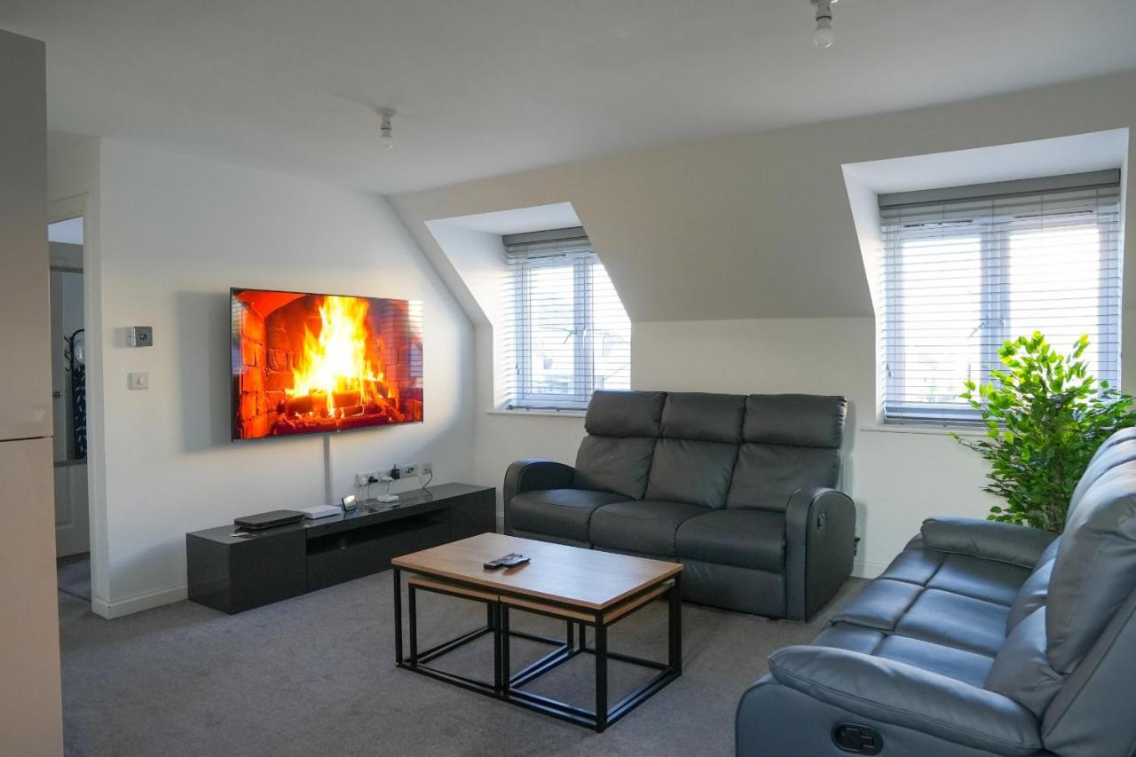 Stunning Two-Bedroom Apartment At A3Ree, Free Parking, Near Cribbs Causeway Mall Bristol Buitenkant foto