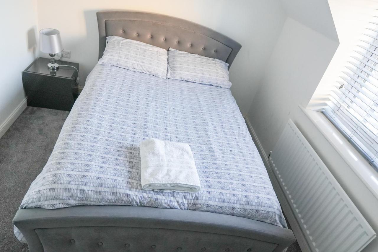 Stunning Two-Bedroom Apartment At A3Ree, Free Parking, Near Cribbs Causeway Mall Bristol Buitenkant foto