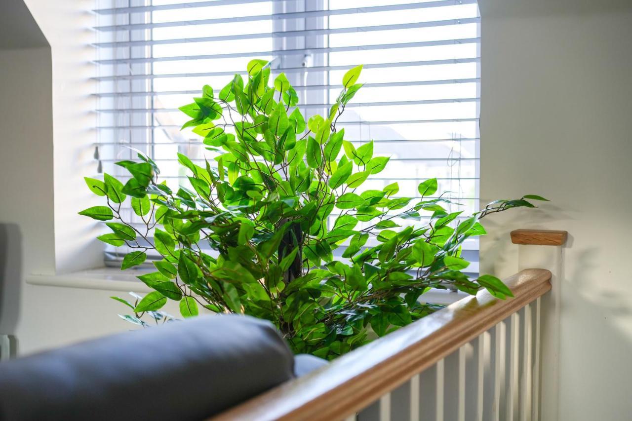 Stunning Two-Bedroom Apartment At A3Ree, Free Parking, Near Cribbs Causeway Mall Bristol Buitenkant foto