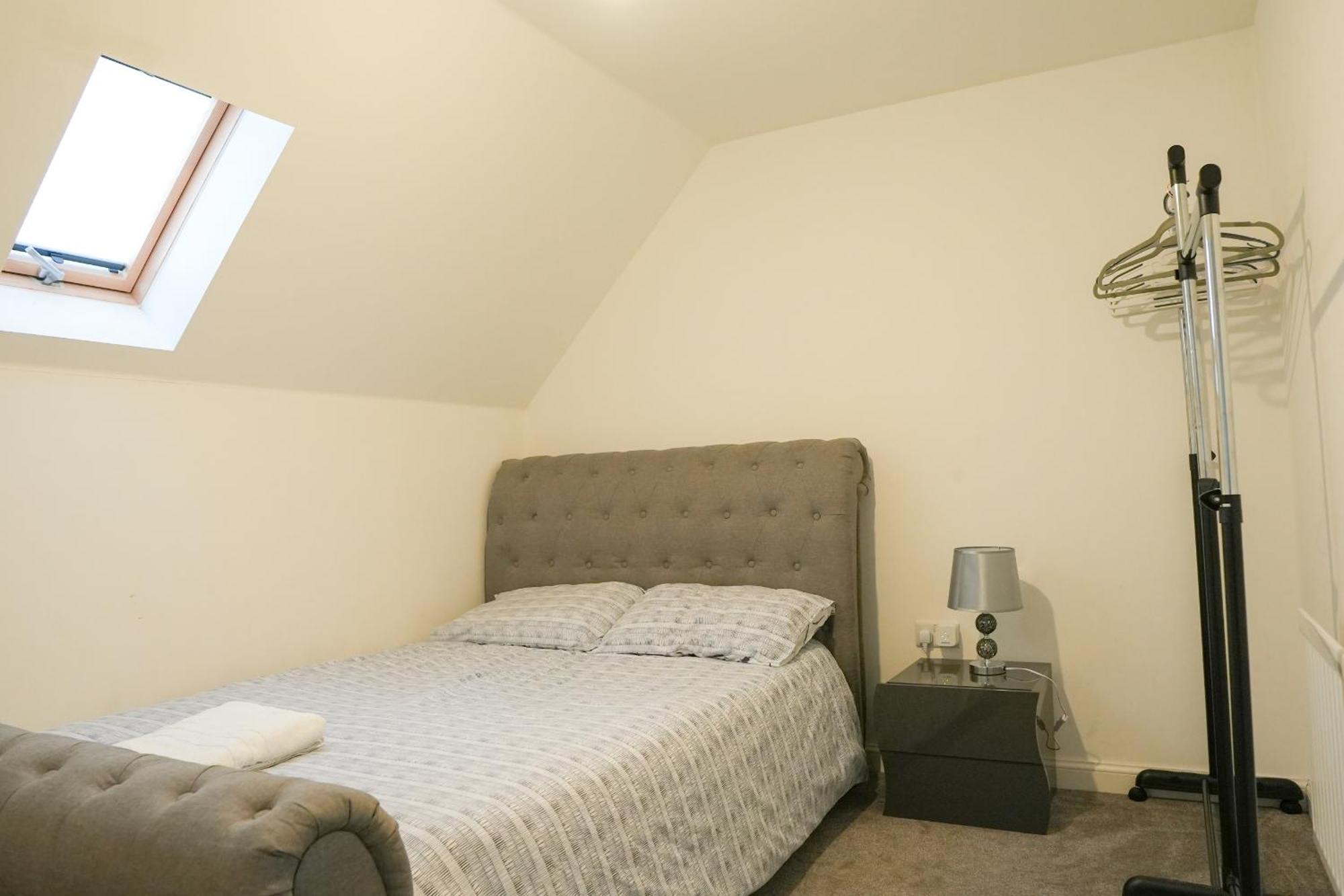 Stunning Two-Bedroom Apartment At A3Ree, Free Parking, Near Cribbs Causeway Mall Bristol Kamer foto